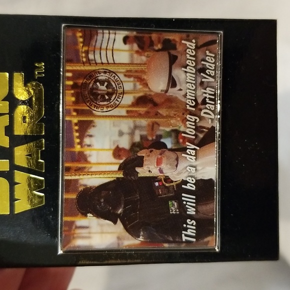 Disney Darth Vader Pin - Picture 3 of 3